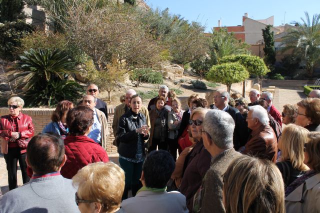 Más de cincuenta personas visitan la localidad atraídas por el Museo Arqueológico de Los Baños