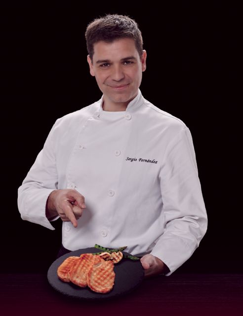 El cocinero y presentador de televisión Sergio Fernández colabora en el desarrollo de los productos frescos de ELPOZO ALIMENTACIÓN