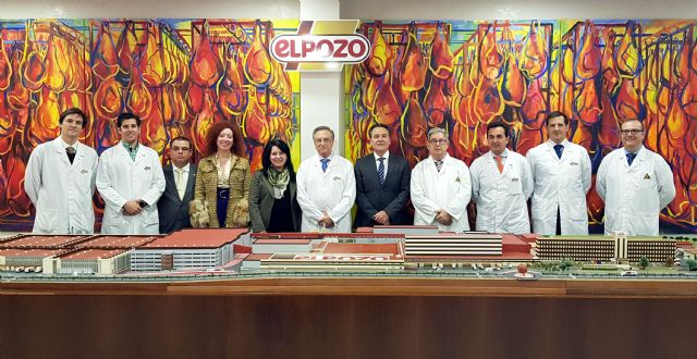 El embajador de Cuba en España visita las instalaciones de ELPOZO ALIMENTACIÓN