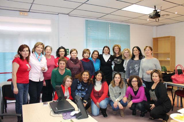 Se clausura el curso de Atención a personas mayores dependientes'