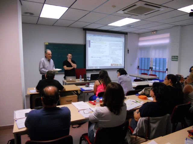 Se clausura en empleo el curso preparatorio de inglés A-2