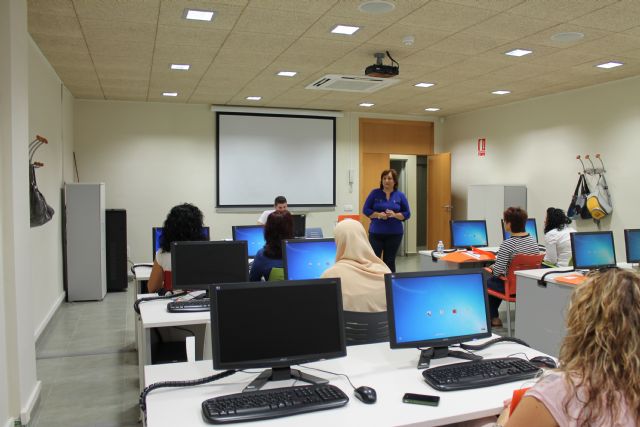 La Concejalía de Mujer forma a empresarias y emprendedoras en la gestión de su negocio