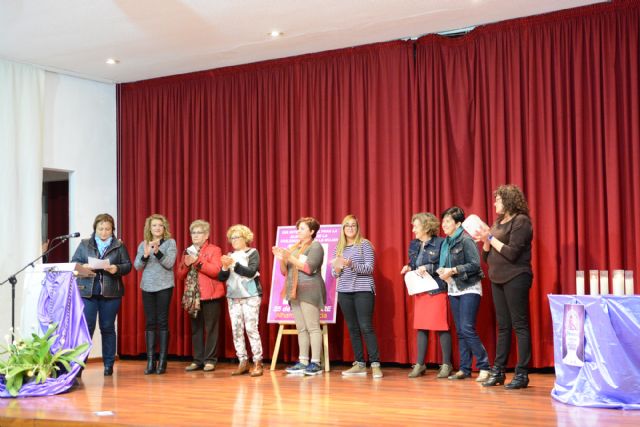 El Día Internacional contra la Violencia de Género concluye con una multitudinaria marcha por las calles de Alhama