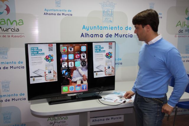El Ayuntamiento presenta Ainforma, una aplicación que permite a los vecinos interaccionar con el Consistorio de forma inmediata