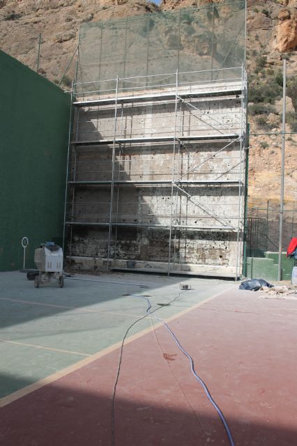 Reformas en la pista de frontón de El Praíco