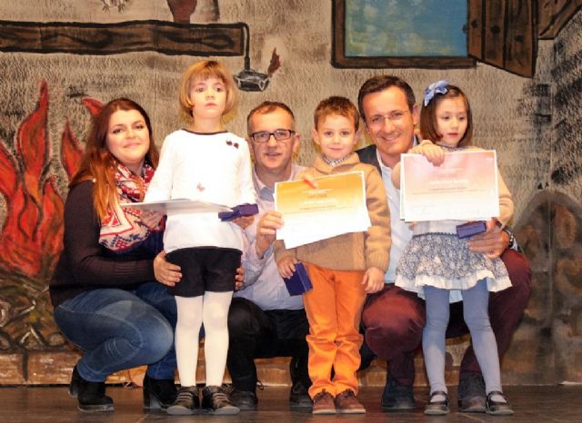 Premios del concurso de belenes y felicitaciones de navidad 2015