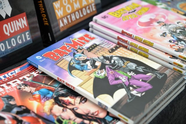 La biblioteca en casa: cuentos para pequeños y cómics para jóvenes