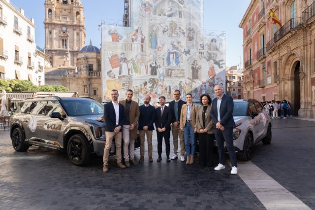 La alcaldesa de Alhama asiste a la presentación oficial de la Vuelta Ciclista a la Región de Murcia
