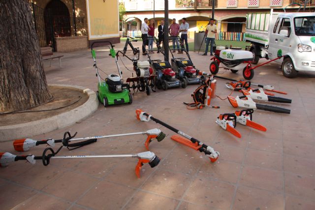 Nuevos vehículos y herramientas eléctricas para el cuidado de parques y jardines