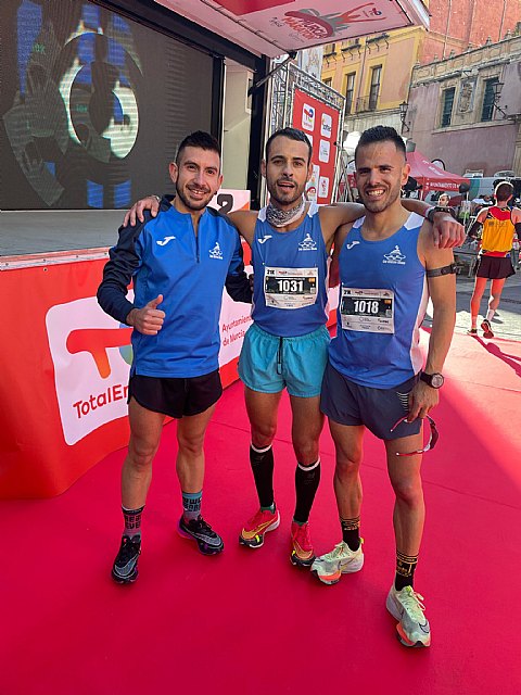El equipo masculino del Club Atletismo Alhama campeón por equipos de la Murcia Media Maratón 2024