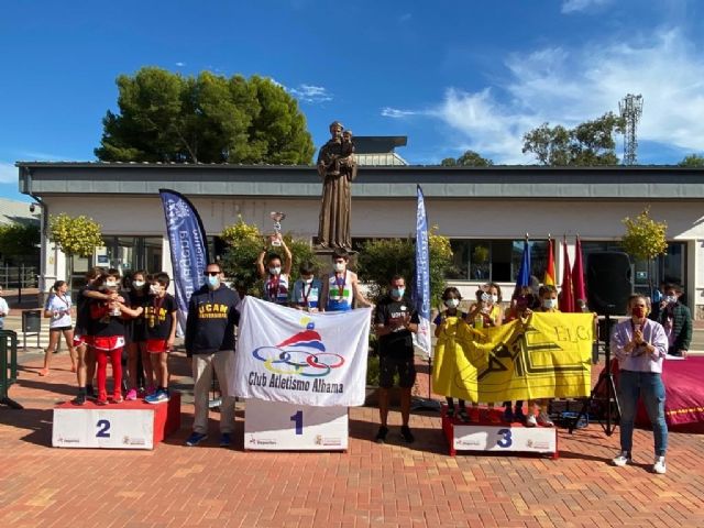 Los equipos Sub10 y Sub14 del Club Atletismo Alhama se proclaman campeones regionales de campo a través por relevos mixtos