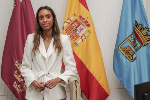 Rosa Sánchez Bishop toma posesión como nueva alcaldesa de Alhama de Murcia