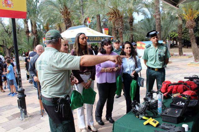 La Guardia Civil expone sus recursos humanos y técnicos con motivo de la celebración del 181° aniversario de su fundación