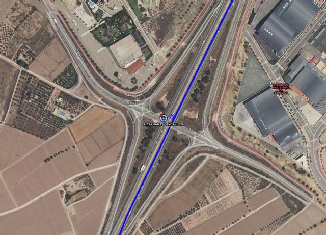 Servicios de emergencias han atendido a cinco heridos en accidente de tráfico en Alhama de Murcia