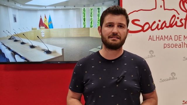 El PSOE exige al Gobierno de PP, Vox y Alhama@Una que vuelva a poner en funcionamiento el taxi a las pedanías
