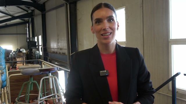 La alcaldesa de Alhama de Murcia anuncia la puesta en marcha del préstamo de camas articuladas eléctricas para mejorar la calidad de vida de los vecinos con dependencia