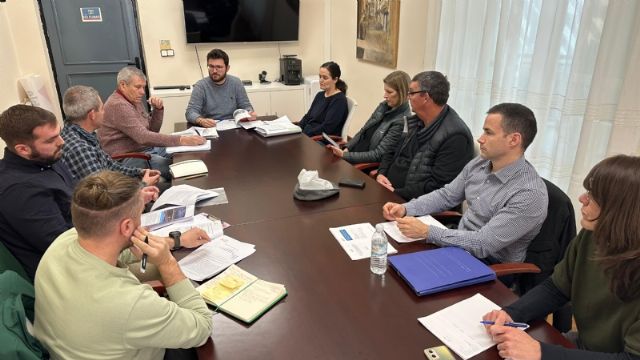 Reunión sobre las medidas de mejora en el lago ornamental de la Isla en el Condado de Alhama