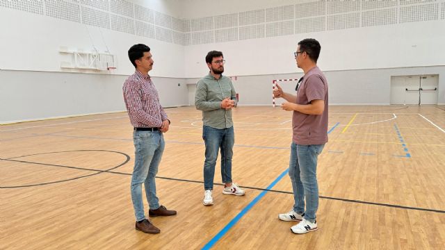 El IES Valle de Leiva y los vecinos/as ya pueden utilizar el pabellón municipal de El Praíco