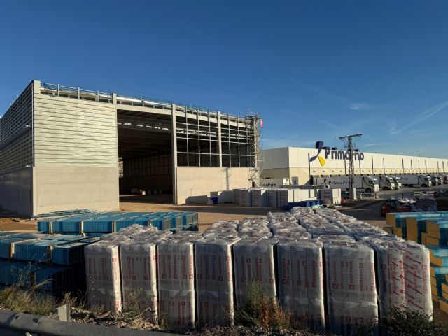 Tres empresas amplían su actividad en Alhama con nuevas inversiones industriales