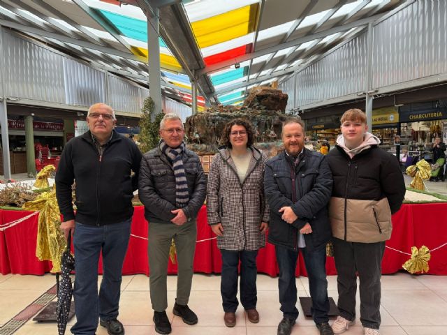Presentación del Belén Municipal en la Plaza de Abastos