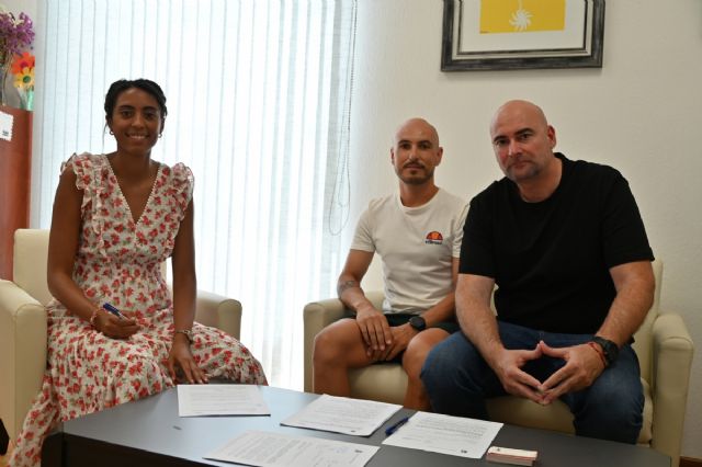 Trialhama formaliza su colaboración con el Ayuntamiento para impulsar el triatlón en Alhama