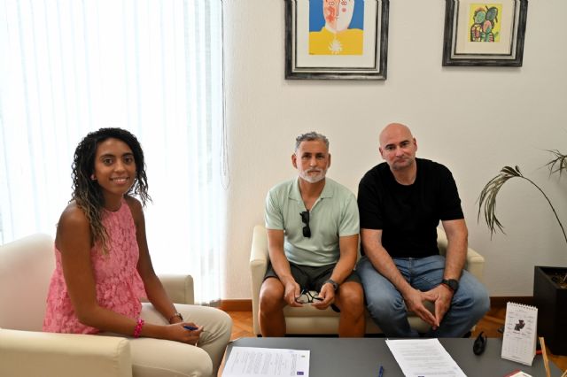 El Ayuntamiento renueva su colaboración con el Club INIA Salvamento y Socorrismo para impulsar esta disciplina en Alhama