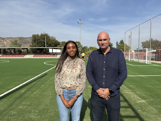 Alhama estrena el renovado campo de fútbol 7 del Guadalentín y anuncia dos nuevas instalaciones