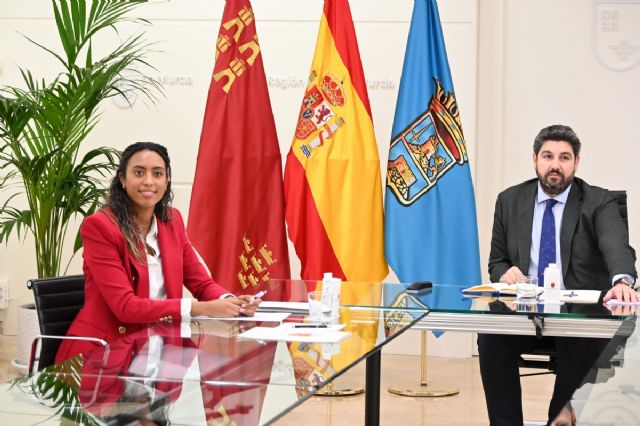 La alcaldesa de Alhama de Murcia y el presidente regional abordan en San Esteban las necesidades del municipio