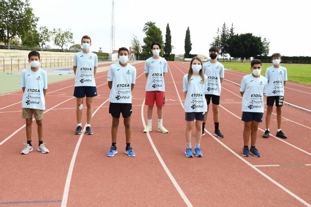 El equipo masculino Sub14 del Club Atletismo Alhama, al nacional de Gijón