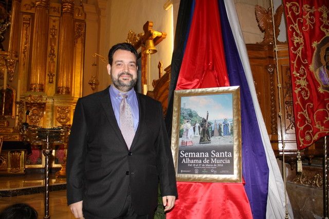 Presentación del cartel de Semana Santa 2016 y exposición 'ENCUENTRO Hermanos López' Sevilla