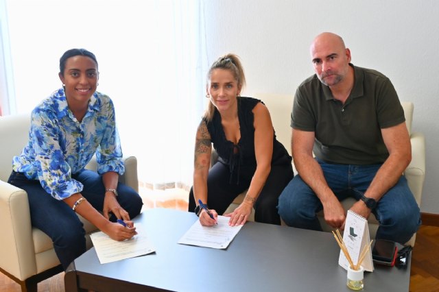El Ayuntamiento destina 40.000 euros al Alhama CF-ElPozo para apoyar el fútbol femenino