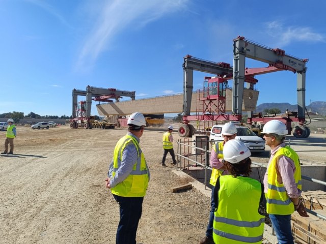 El Ayuntamiento de Alhama de Murcia exige a ADIF que agilice las obras del tren y refuerce el servicio de autobuses