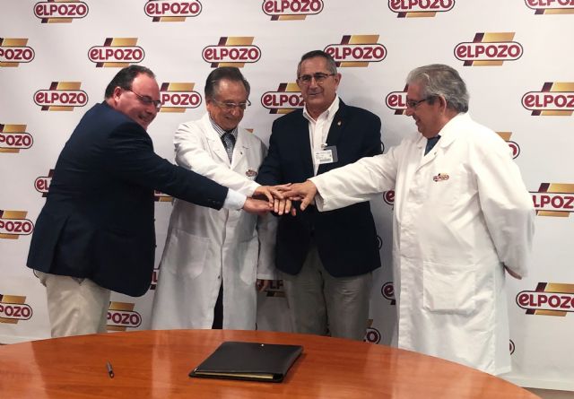 Presidente y secretario de la Fundación Cante de las Minas, Pedro López y Juan Carlos Albaladejo junto al presidente y consejero delegado de ELPOZO ALIMENTACIÓN, Tomás y José Fuertes