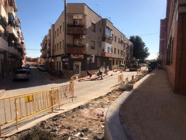 Urbanismo y Calidad Urbana amplían las aceras y mejoran la accesibilidad en la escalinata de la calle Perdiz