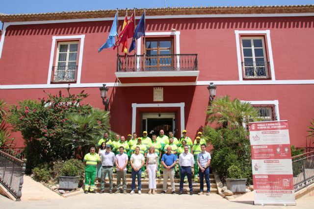 El Ayuntamiento de Alhama pone en marcha el nuevo servicio derecogida de residuos y limpieza viaria