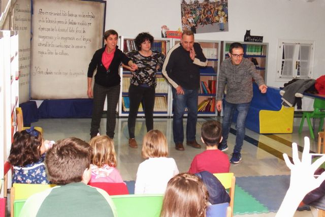 Una tarde de cuentos en la biblioteca municipal de alhama