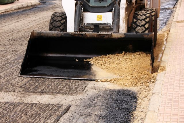 El Ayuntamiento de Alhama asfaltará varias calles y carreteras