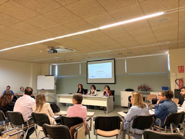 La Red Alhameña de Acción para la Inclusión Social plantea medidas para favorecer la contratación