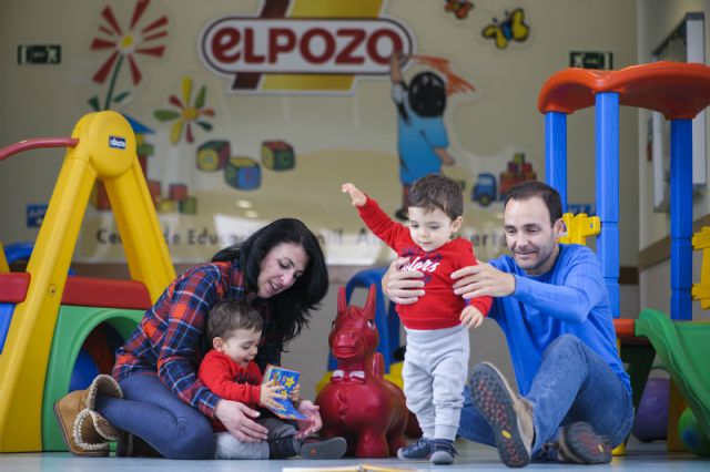 El Pozo Alimentación concede becas de estudio a los hijos de sus empleados