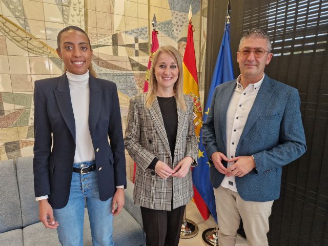 Alhama traslada a la delegada del Gobierno sus necesidades en servicios e infraestructuras dependientes del Estado