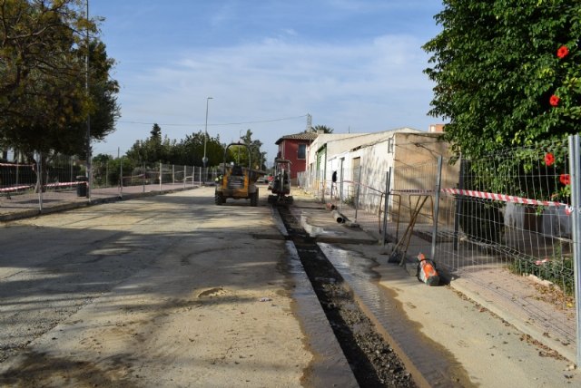Avanzan las obras de renovación de redes en el barrio de Las Filipinas