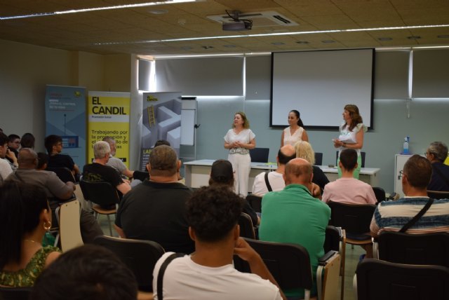 El Consitorio colabora en la clausura de las acciones formativas del Colectivo “El Candil” para mejorar la empleabilidad de jóvenes y personas adultas del municipio