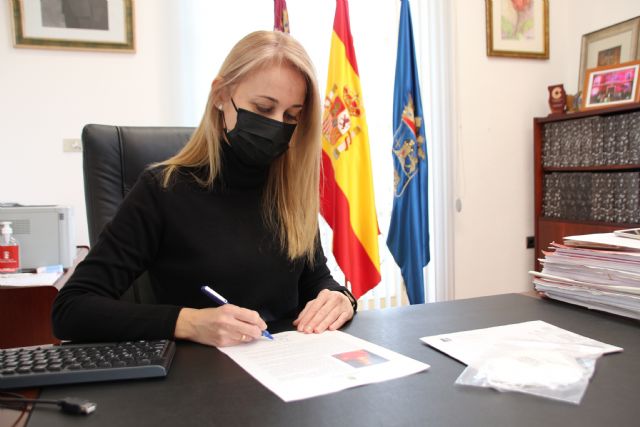 El Ayuntamiento realiza un nuevo reparto de mascarillas FFP2 a cerca de 4.000 mayores de Alhama