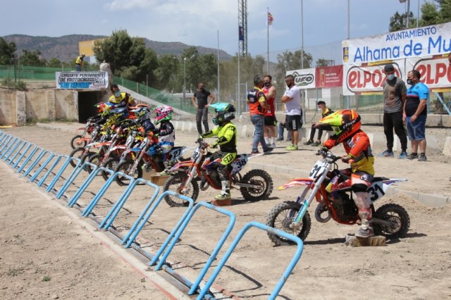 El Consistorio y el Moto Club Alhama renuevan su compromiso con la práctica deportiva