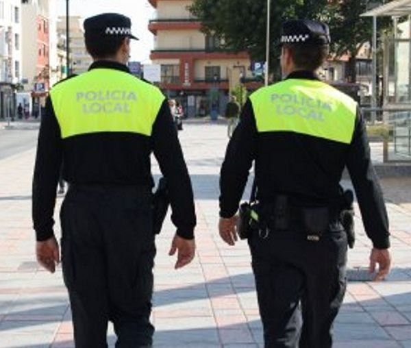 La Policía Local de Alhama detiene a un hombre por robar a una anciana