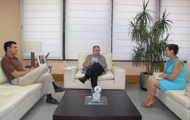 Reunión con el alcalde de Alhama de Murcia