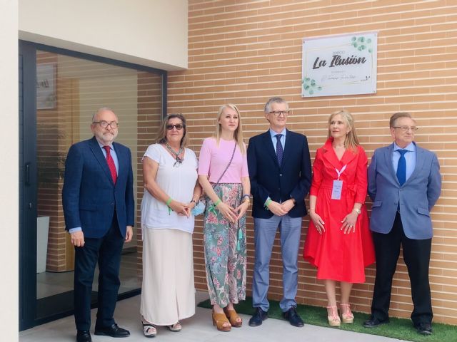 El consejero de Salud visita el nuevo pabellón del centro terapéutico ´Las Flotas´ de Alhama de Murcia