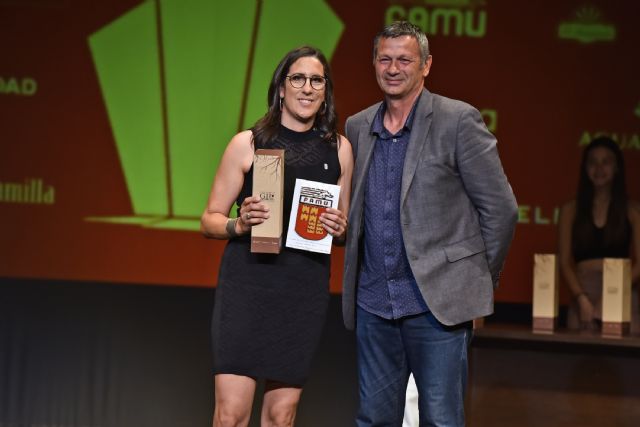 Joaquín Morales y Verónica Sánchez, premiados en la 'X Gala del Atletismo FAMU'