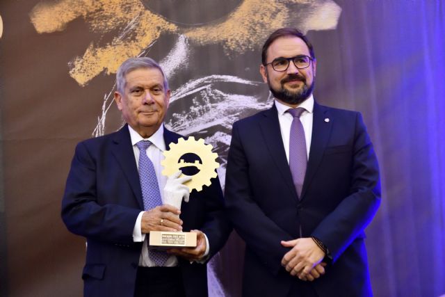 El director general de Cefusa, Juan Cánovas, distinguido en los premios SEPOR de Oro por su contribución al sector ganadero español