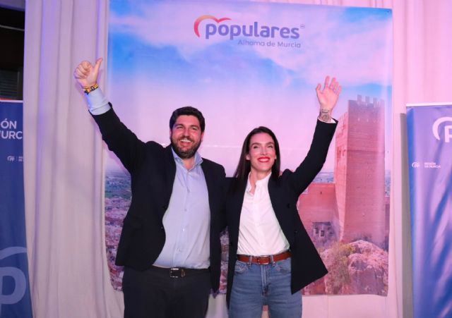 López Miras: 'A partir del 28 de mayo, Alhama tendrá a la mejor alcaldesa y será María Cánovas con el Partido Popular'